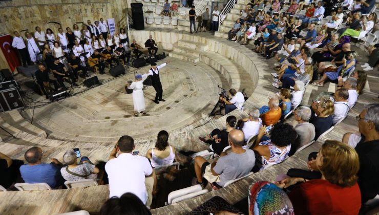 İki yakanın barış ezgileri Efes Selçuk’ta yankılandı