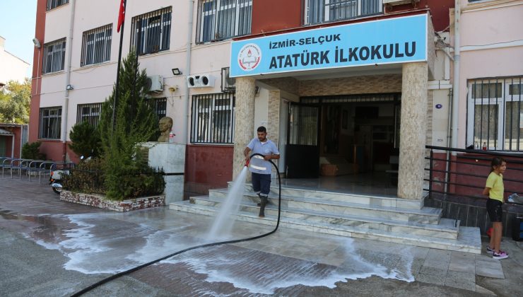 Efes Selçuk’ta okullarda temizlik seferberliği