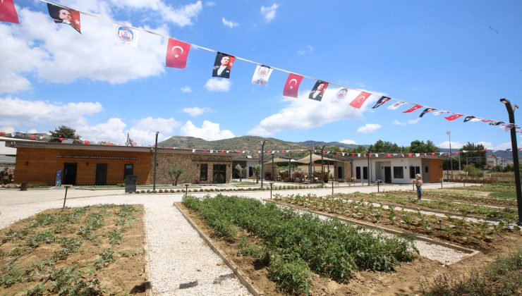 Efes Tarlası Yaşam Köyü, Uluslararası Skal Kulübü’nden ikincilik ödülü aldı