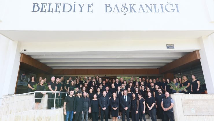 Efes Selçuk Belediyesi, kadına ve çocuklara yönelik şiddete karşı siyah duruş sergiledi